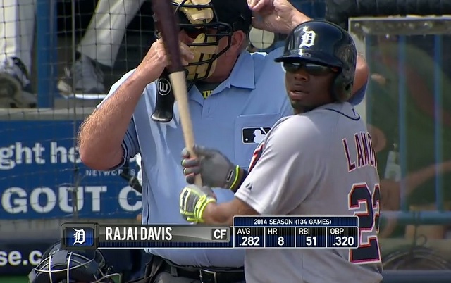 Detroit Tigers' Rajai Davis forgets jersey, wears Gene Lamont's