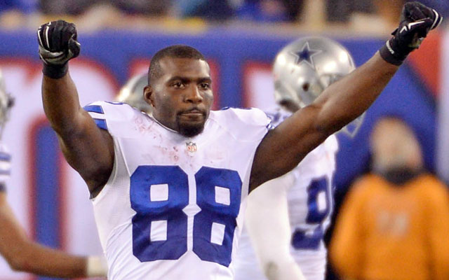 Cowboys' Dez Bryant threatens to sit out of training camp, games