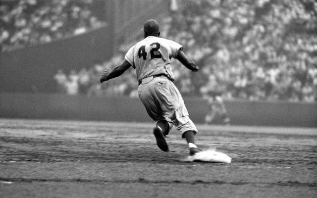 what was jackie robinson's jersey number