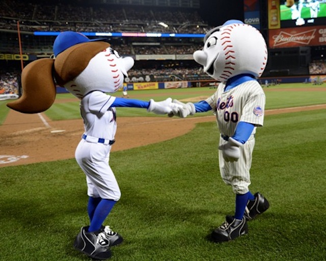 All the skinny on mascot Mrs. Met