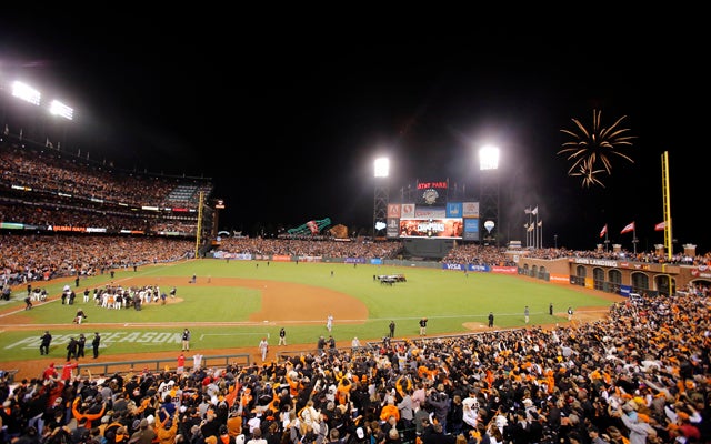 The Giants won Game 5 in dramatic fashion.