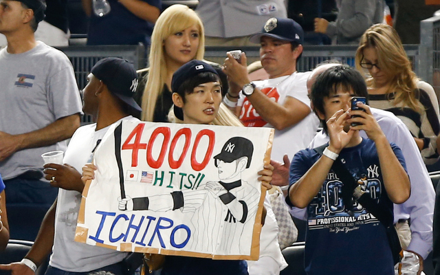 Ichiro Suzuki gets 4,000th hit between major leagues and Japan