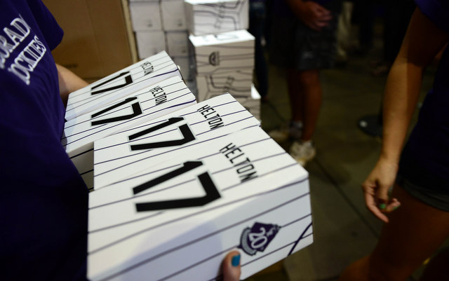 Notebook: Rockies retire Todd Helton's No. 17 jersey