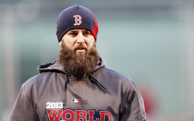 Red Sox agree to re-sign Mike Napoli to two-year contract 