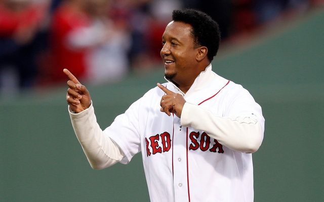 Pedro Martinez skillfully ignores photog invading his personal space 