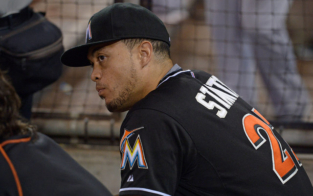 Marlins' Giancarlo Stanton out 4-6 weeks with broken left hand