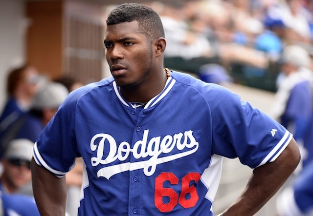 Yasiel Puig takes love of 'Dodger Blue' to whole new level