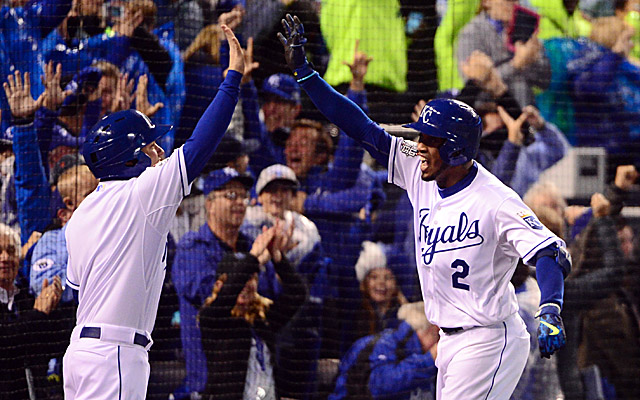 Alcides Escobar hits leadoff inside-the-park home run in World Series Game  1