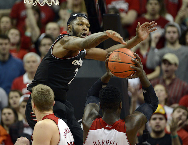 Cincinnati's half-court defense stifled Louisville at key points on Thursday. (USATSI)