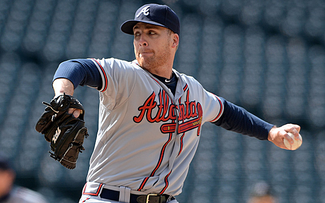 The left-handed Eric O'Flaherty joins fellow lefty Jonny Venters on the DL.