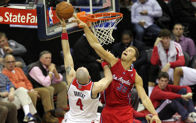 Marcin Gortat wants the ball closer to the rim.  (USATSI)