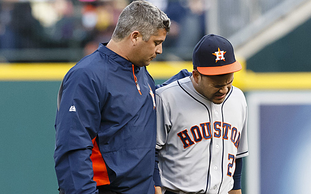 Collision dislocates Jose Altuve's jaw 