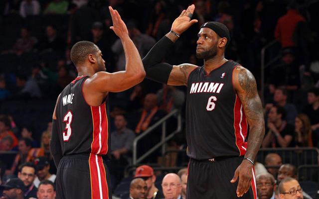 Dwyane Wade accompanies LeBron James on flight back to Miami ...