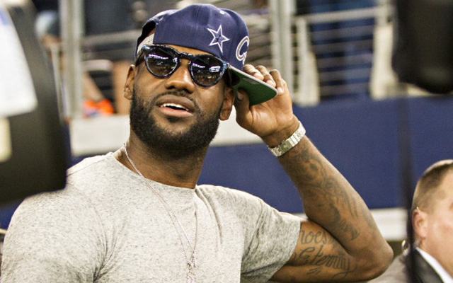 what is lebron james favorite football team