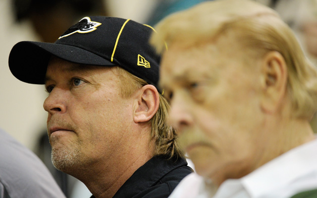 Jim Buss with his late father Jerry Buss in 2011. (Getty)