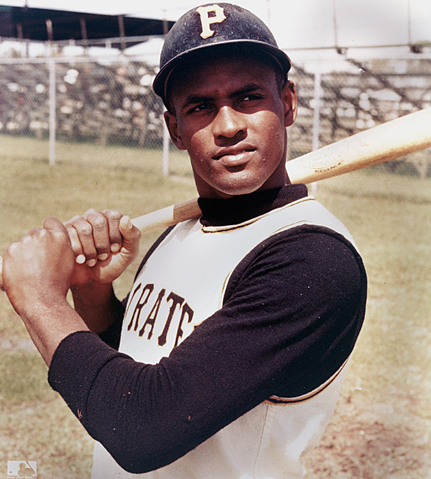 Rangers, MLB honor late Hall of Famer Roberto Clemente with