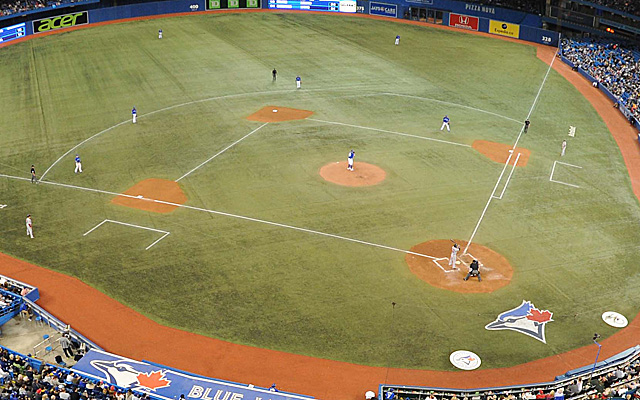 Blue Jays installing new artificial turf at Rogers Centre for 2021