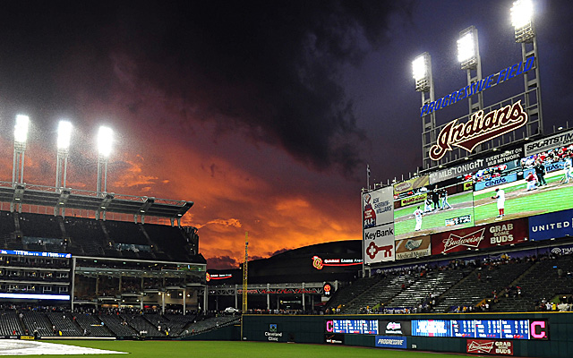 Nick Swisher powers Indians in home opener