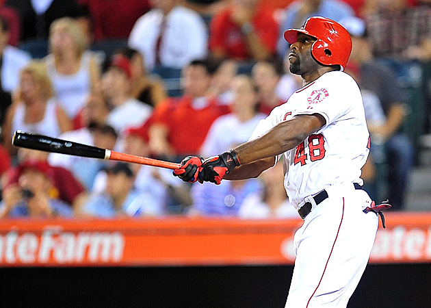 Torii Hunter signs with Angels