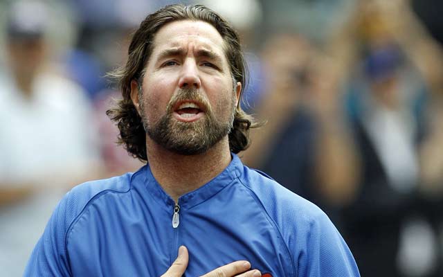 Mets' R.A. Dickey Wins NL Cy Young Award [VIDEO]