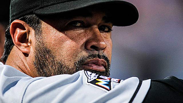 Former Marlins catcher Mike Redmond interviews to replace Ozzie Guillen as  manager