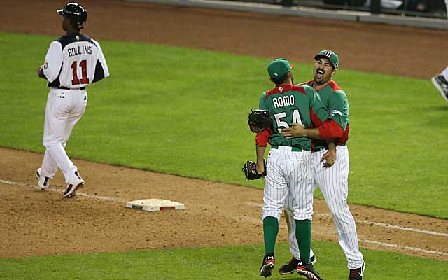 Adrian Gonzalez, Mexico down Team USA in World Baseball Classic