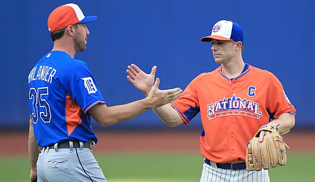 New York Mets' David Wright watches a baseball game against the