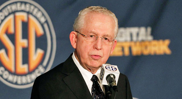 Mike Slive got a 25 percent raise in the 2012-2013 fiscal year. (USATSI)