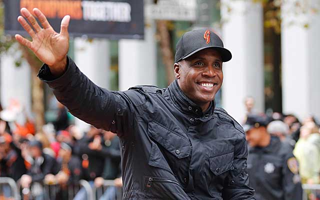 Barry Bonds lost his collusion case against MLB owners. (USATSI)