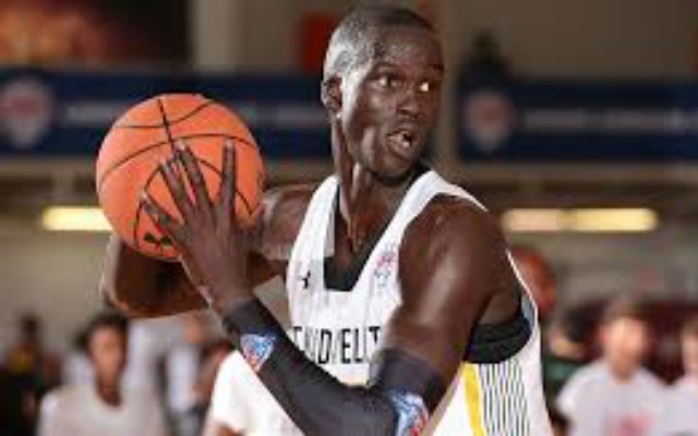 Thon Maker is cleared to enter the draft.(247sports.com)