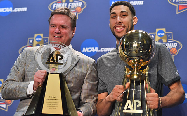 Michigan State S Denzel Valentine Wins Ap Player Of The Year Cbssports Com Michigan State S Denzel Valentine Wins Ap Player Of The Year Cbssports Com