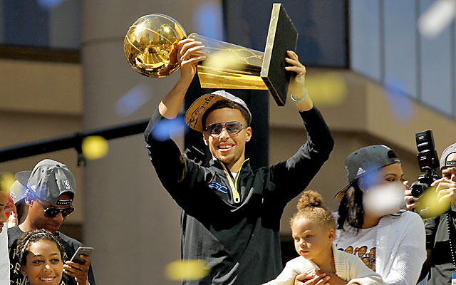 Warriors Raise Team's Philadelphia-Era Championship Banners at Oracle Arena