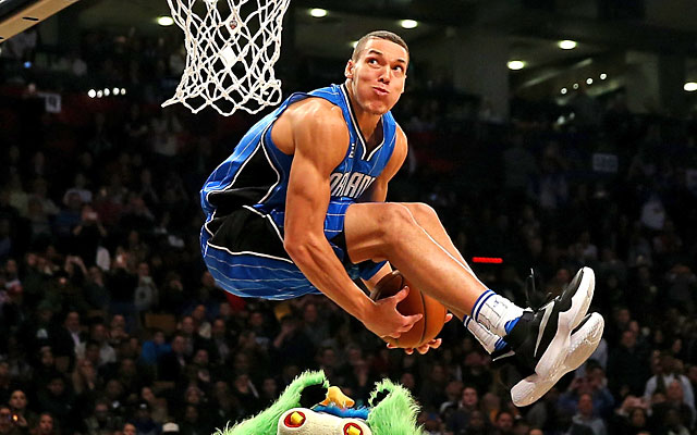 Dunk contest runner-up Aaron Gordon pulled out all the stops. (Getty Images)