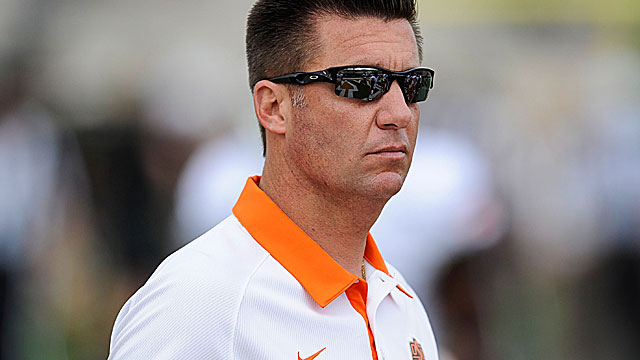 Mike Gundy is (still) being sued by a worker who says he was fired over his T-shirt. (USATSI)