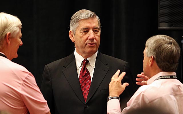 Big 12 commissioner Bob Bowlsby adds his to the big names pushing the idea of a Division 4. (USATSI)