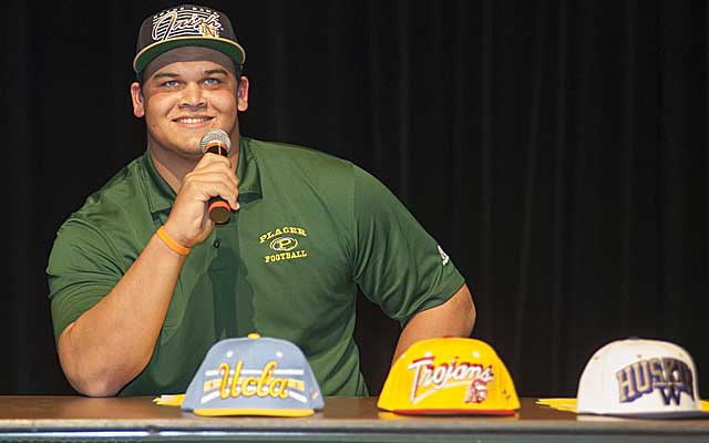 Eddie Vanderdoes originally picks Notre Dame, but that UCLA hat kept calling him home. (USATSI)