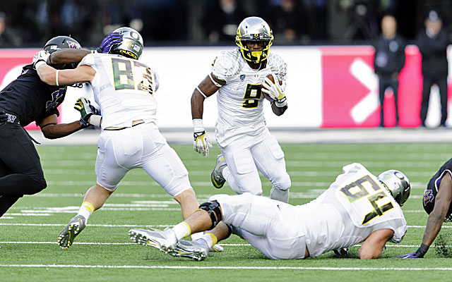 The high-octane Oregon offense hasn't missed a beat with Scott Frost calling the plays. (USATSI)