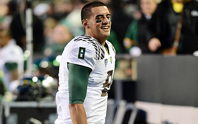 Oregon quarterback Marcus Mariota pacing the Heisman field after