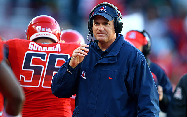 A proposed rule change would hamper hurry-up coaches like Rich Rodriguez. (USATSI)