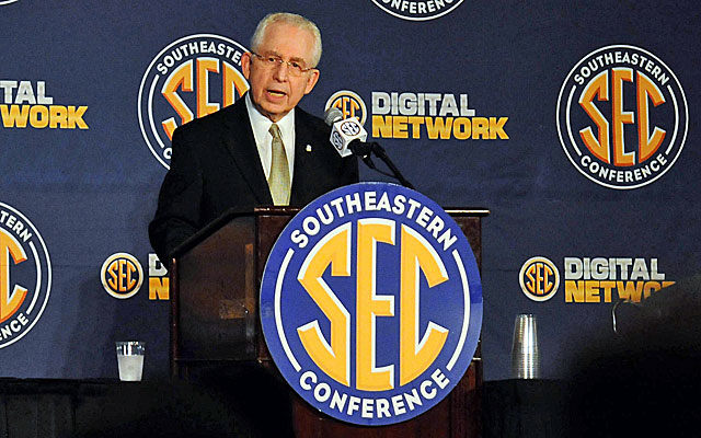 The SEC will keep its eight-game conference football schedule for the foreseeable future. (USATSI)