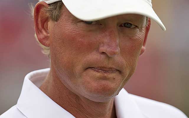 Rick Neuheisel goes to CBS Sports as a college football analyst