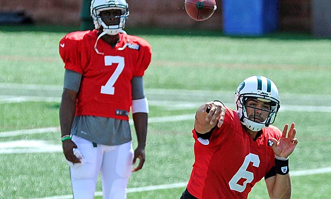 Mark Sanchez looks unlikely to keep his job long with Geno Smith in waiting. (USATSI)