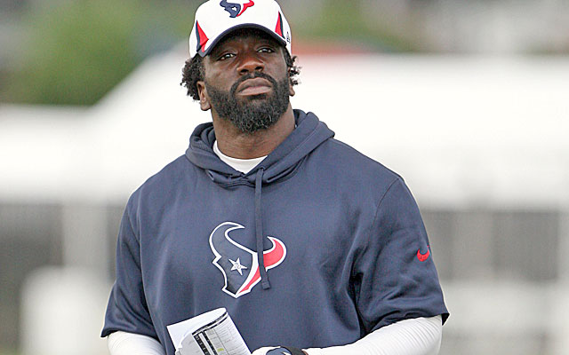 Ed Reed continues to rehab back from a hip injury. (USATSI)