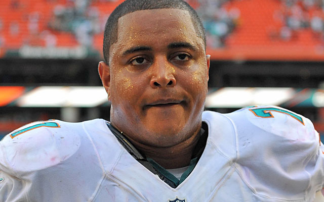 Jonathan Martin will be traded from the 49ers to the Dolphins.