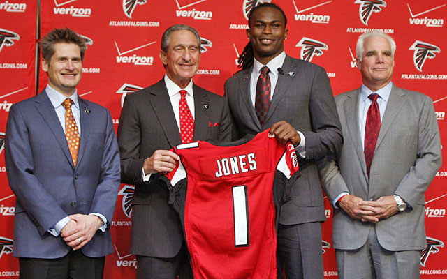 The Falcons gave up plenty to move up for Julio Jones, but it has been worth the price. (USATSI)