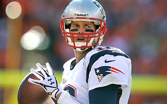 Tom Brady took a discount, but his Pats deal doesn't include per-game roster bonuses.    (USATSI)