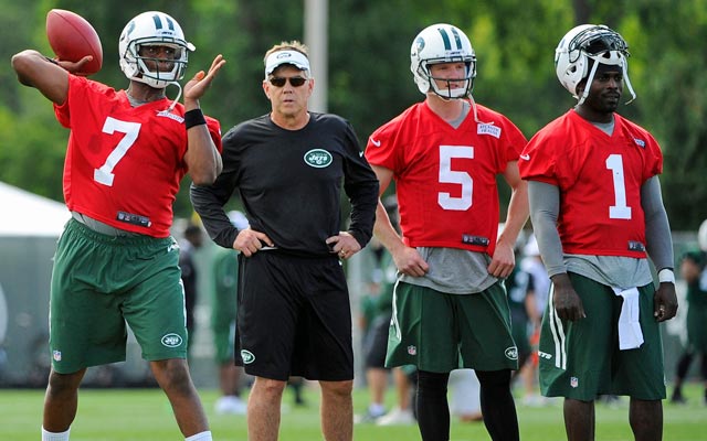 Geno Smith (7) is getting the reps, but Michael Vick (1) might end up winning the job. (USATSI)