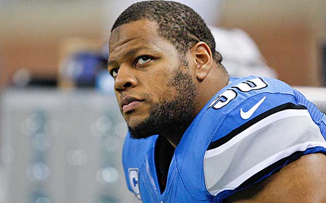 Ndamukong Suh fits the Raider profile, but would Oakland have to overpay for him to land him as a free agent? (USATSI)