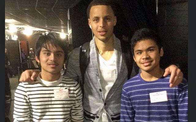 Stephen Curry and Manny Pacquiao have quite the connection.  (Getty Images)