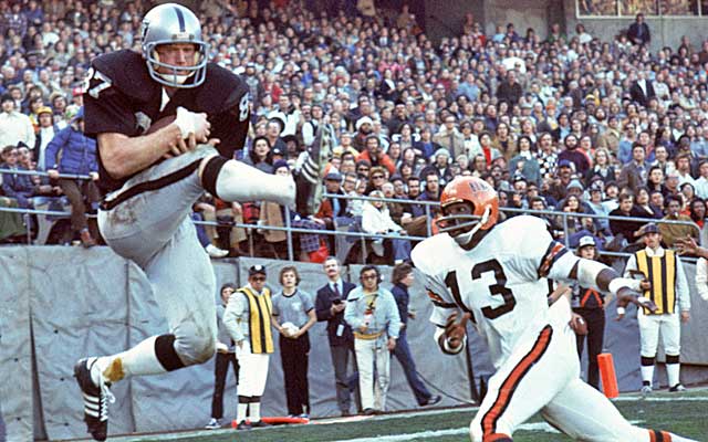 Dave Casper has some of the most clutch hands in NFL history.  (Getty Images)